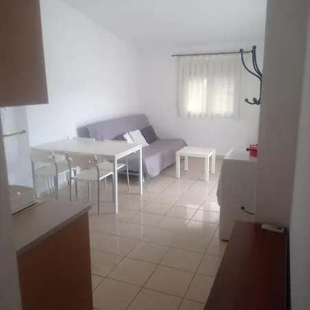 Apartment Foteinos *